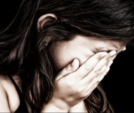 AZYAŞLILARA VƏ YETKİNLİK YAŞINA &Ccedil;ATMAYAN ŞƏXSLƏRƏ QARŞI T&Ouml;RƏDİLMİŞ SEKSUAL XARAKTERLİ CİNAYƏTLƏRİN PROBLEMLƏRİ